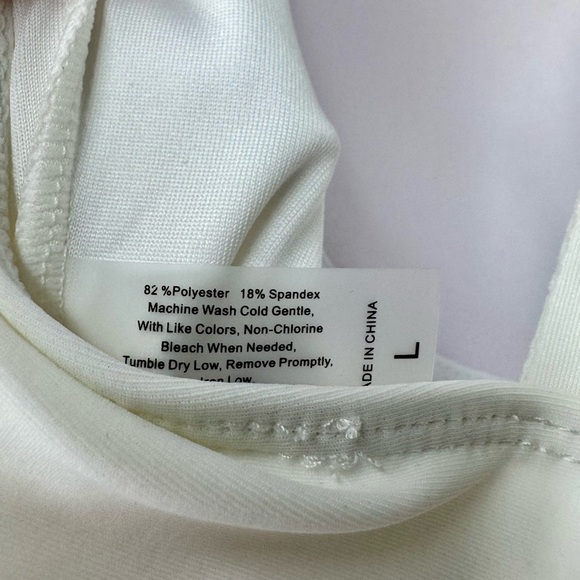 Elegant White Ruffled Bathing Suit – Size Large – Never Worn - Picture 5 of 6